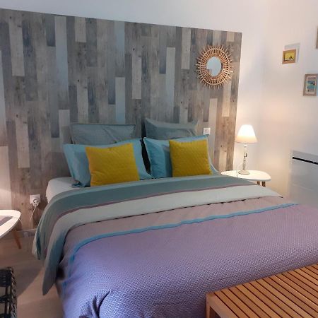 Escale En Baie. Bed & Breakfast Pontaubault Екстериор снимка