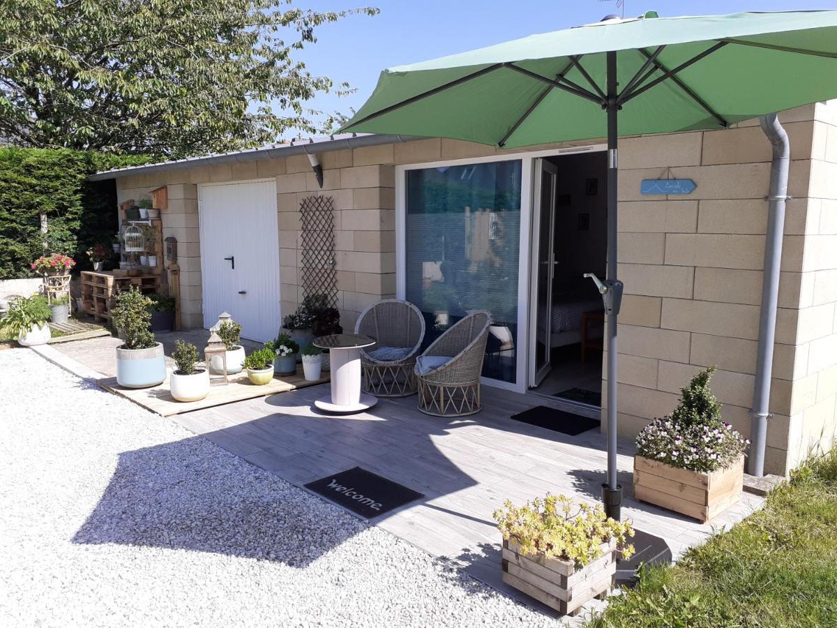 Escale En Baie. Bed & Breakfast Pontaubault Екстериор снимка